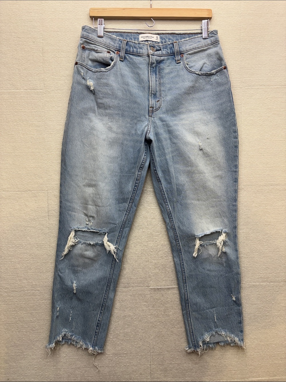 Abercrombie & Fitch | high rise mom jean 30 10 regular jeans
